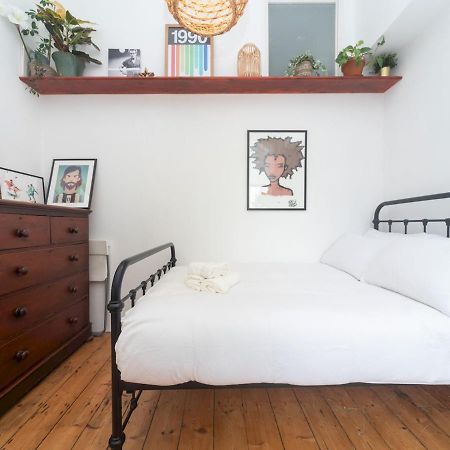 Pass The Keys Rustic And Quirky Flat In Charming Charlton Village 런던 외부 사진