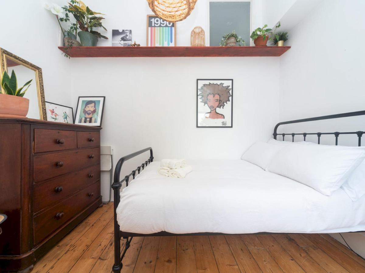Pass The Keys Rustic And Quirky Flat In Charming Charlton Village 런던 외부 사진