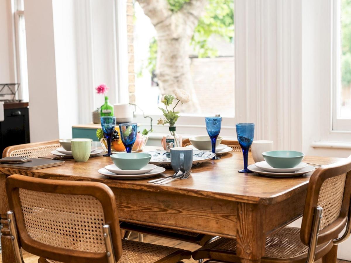 Pass The Keys Rustic And Quirky Flat In Charming Charlton Village 런던 외부 사진