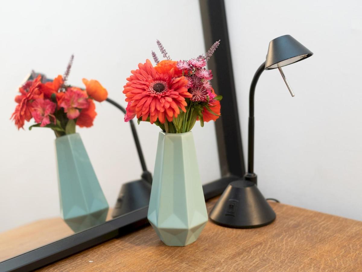 Pass The Keys Rustic And Quirky Flat In Charming Charlton Village 런던 외부 사진