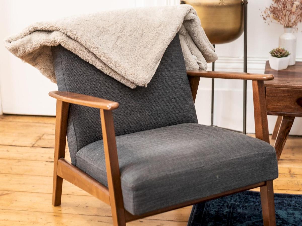 Pass The Keys Rustic And Quirky Flat In Charming Charlton Village 런던 외부 사진