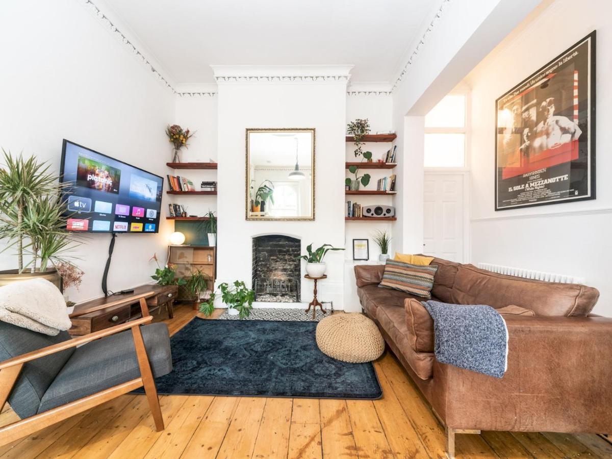 Pass The Keys Rustic And Quirky Flat In Charming Charlton Village 런던 외부 사진
