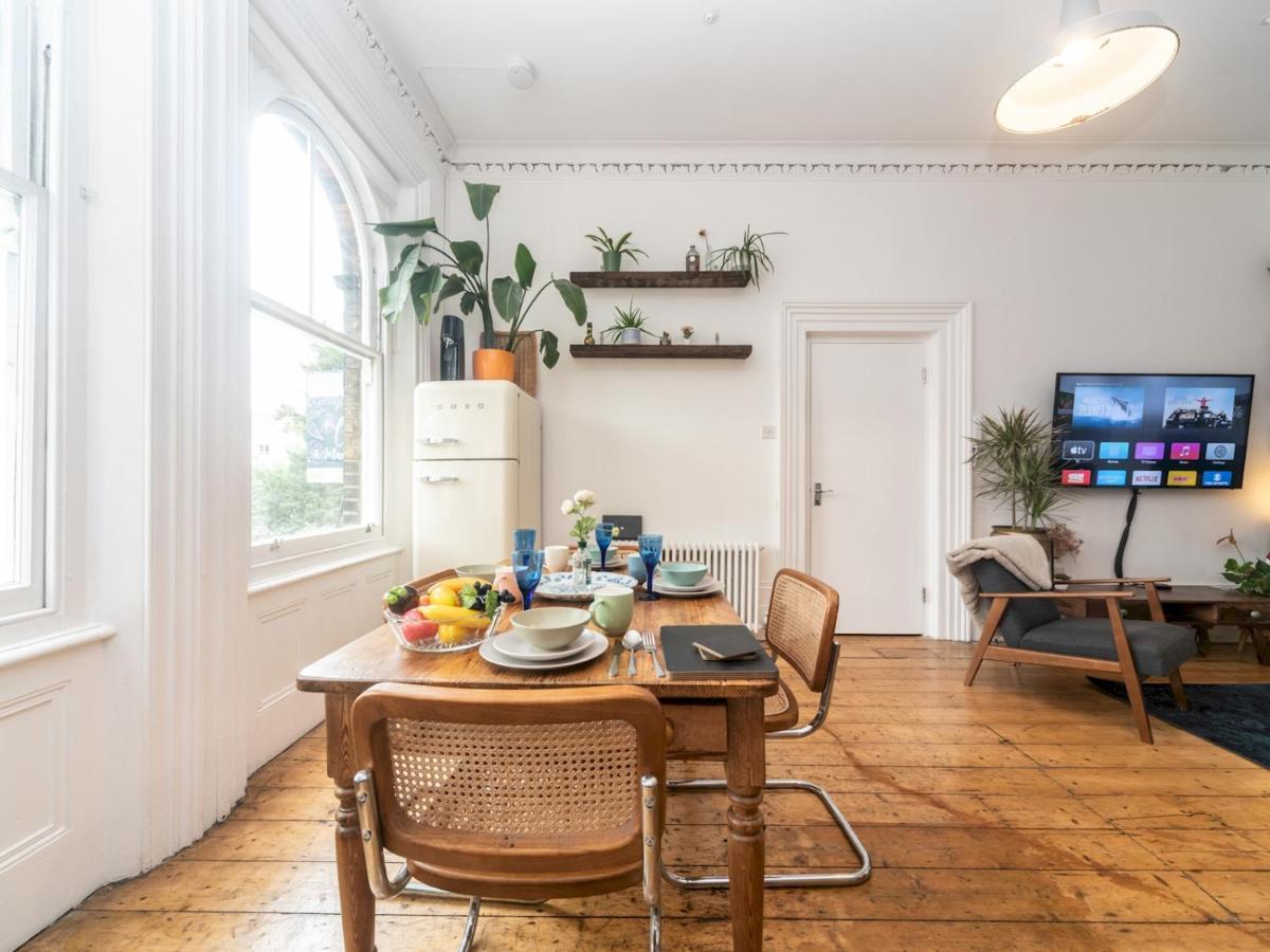 Pass The Keys Rustic And Quirky Flat In Charming Charlton Village 런던 외부 사진