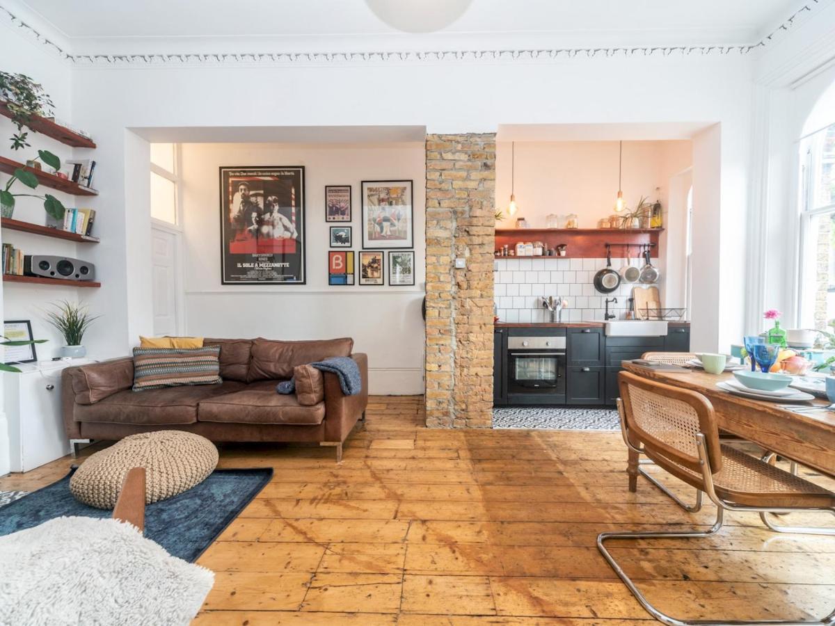 Pass The Keys Rustic And Quirky Flat In Charming Charlton Village 런던 외부 사진
