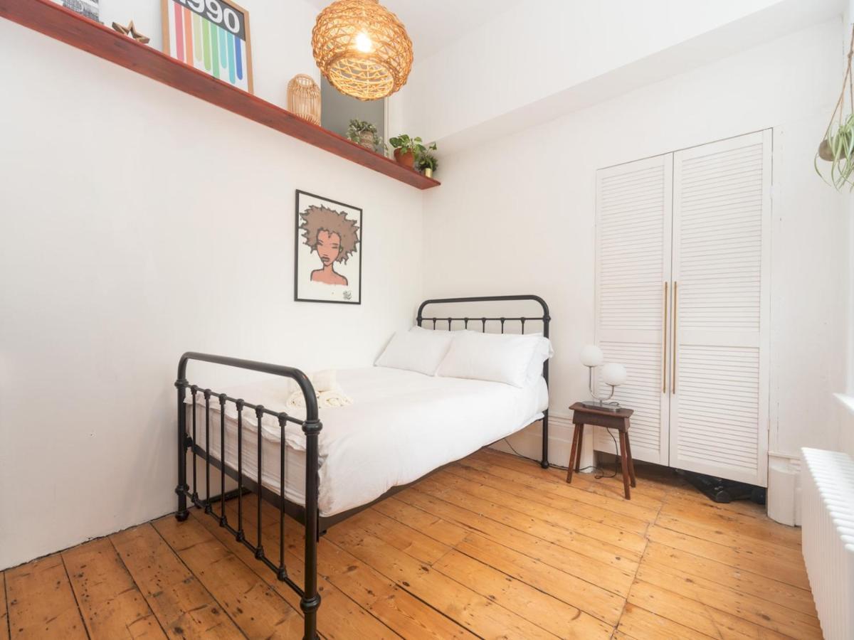 Pass The Keys Rustic And Quirky Flat In Charming Charlton Village 런던 외부 사진