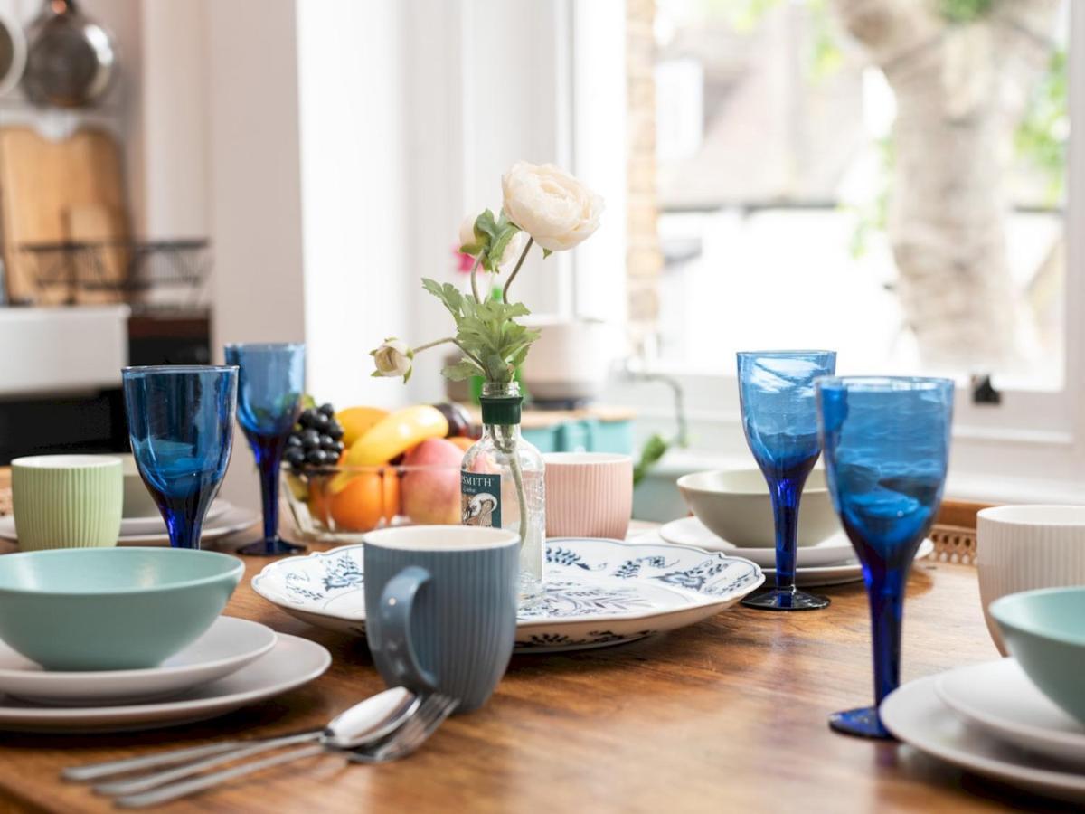 Pass The Keys Rustic And Quirky Flat In Charming Charlton Village 런던 외부 사진