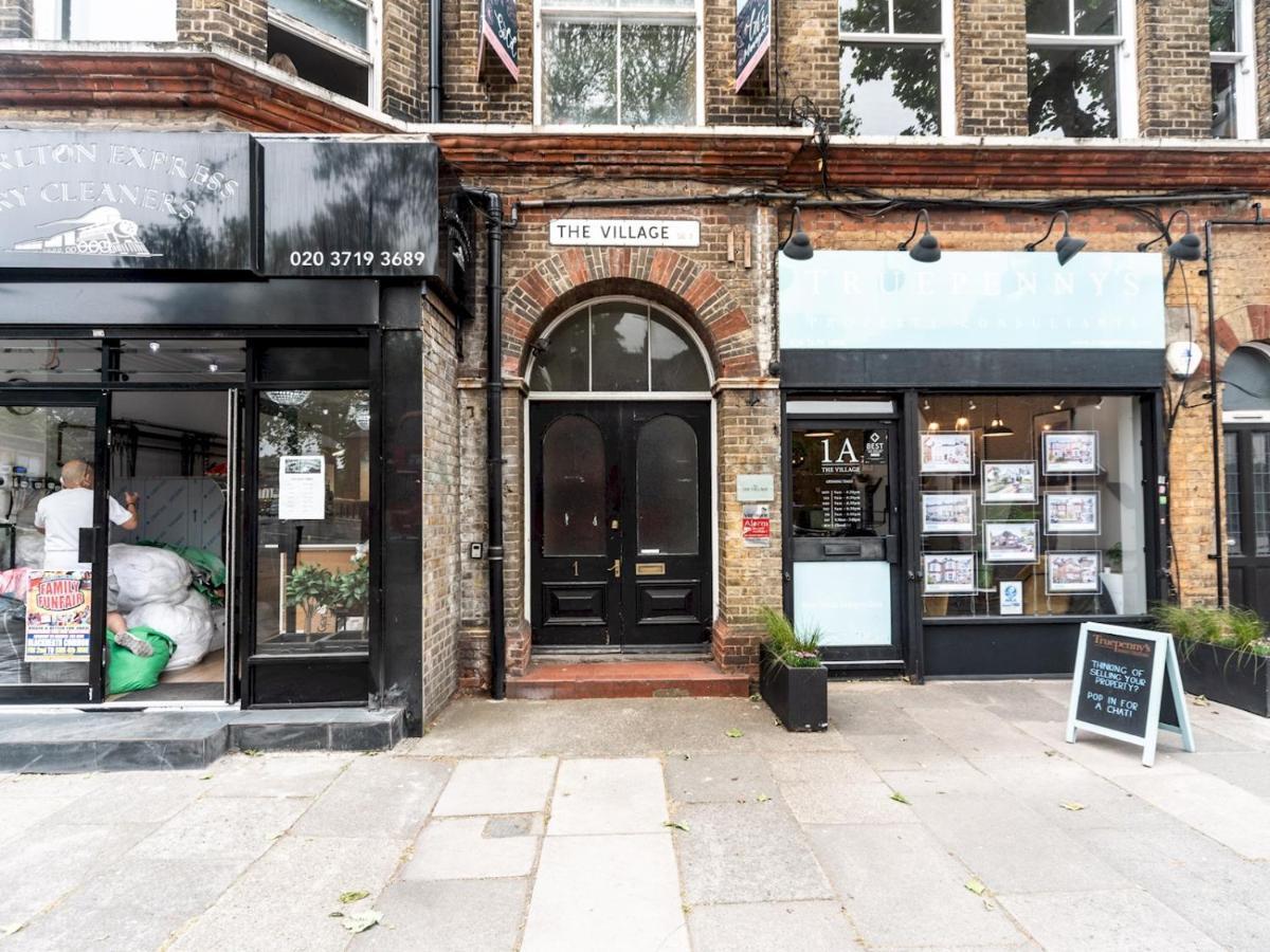 Pass The Keys Rustic And Quirky Flat In Charming Charlton Village 런던 외부 사진