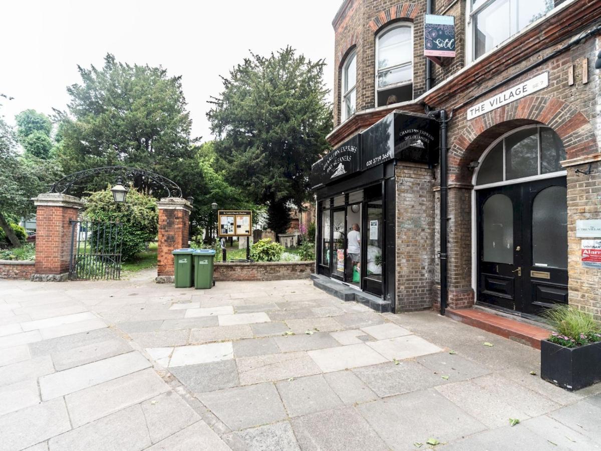 Pass The Keys Rustic And Quirky Flat In Charming Charlton Village 런던 외부 사진