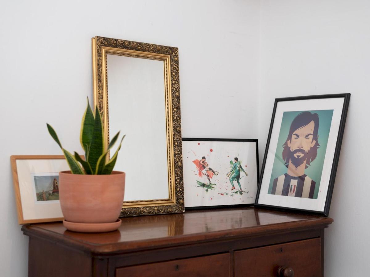 Pass The Keys Rustic And Quirky Flat In Charming Charlton Village 런던 외부 사진
