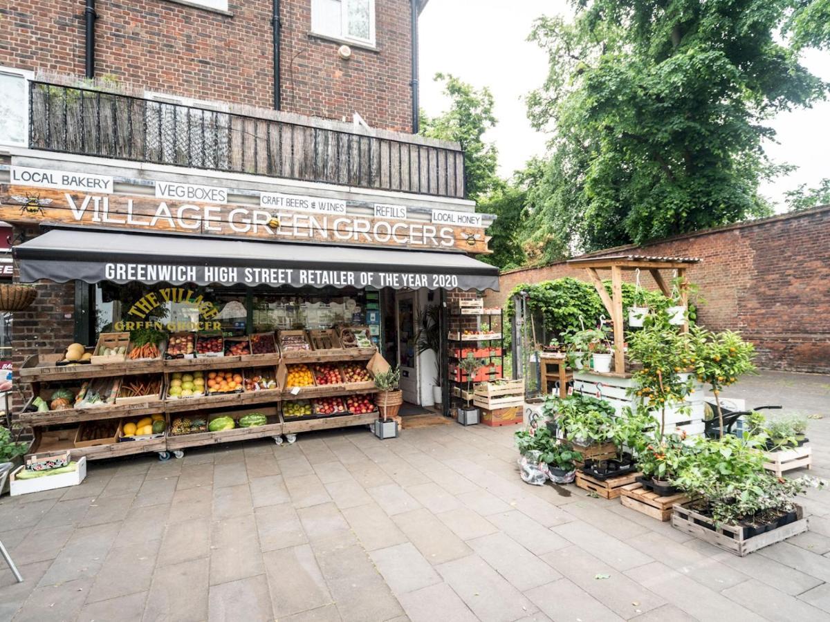 Pass The Keys Rustic And Quirky Flat In Charming Charlton Village 런던 외부 사진